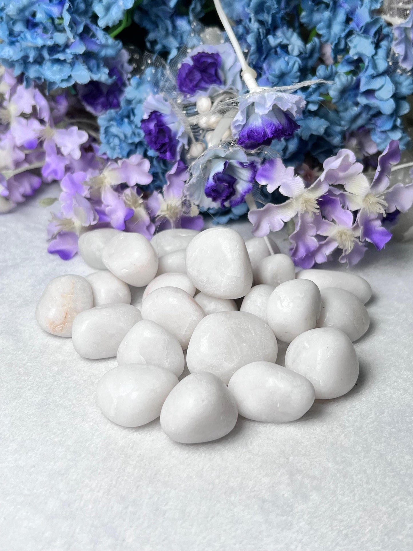 White Stone Tumbled Stone – Spiritual Healing Crystal – Available in Packs of 1, 3, 5, and 10 Pieces (AAAAA+ Quality)