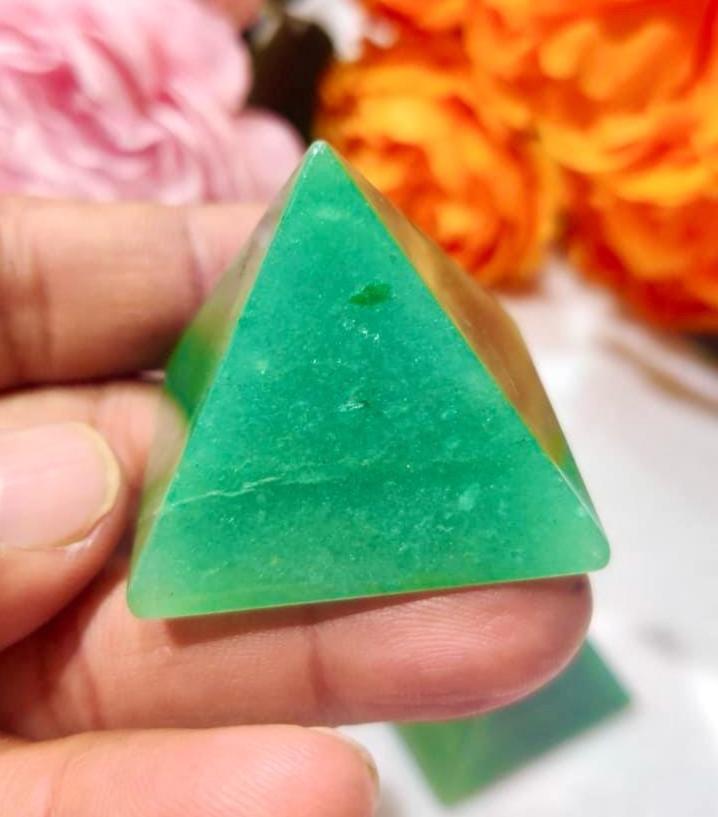 35MM Green Aventurine Gemstone Pyramid, Premium Quality 'A' Grade, Healing Crystals, Crystal Grids, Reiki