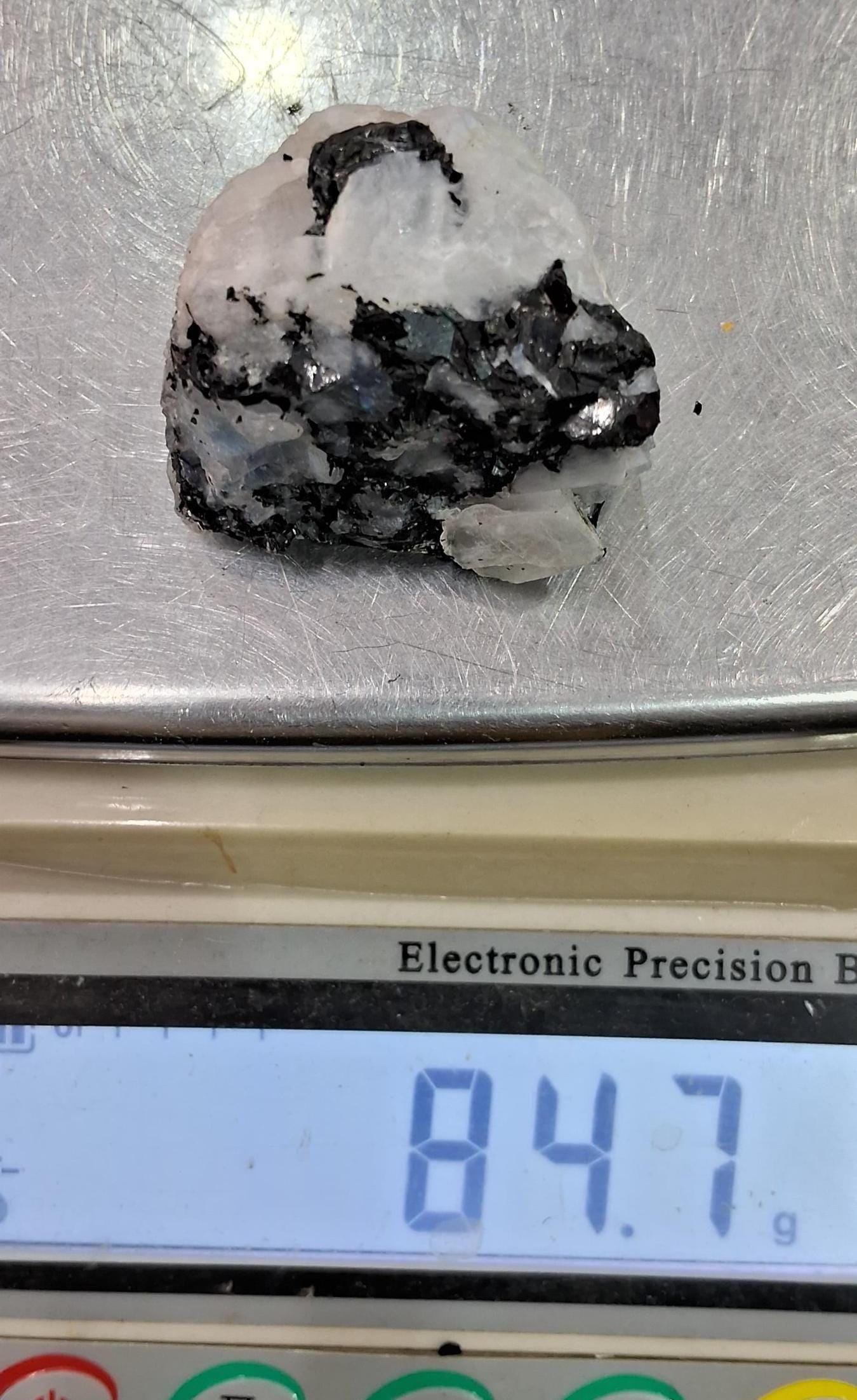 Premium White Rainbow Moonstone Crystal Natural Rough Stone with Beautiful Rainbow 84 Gram