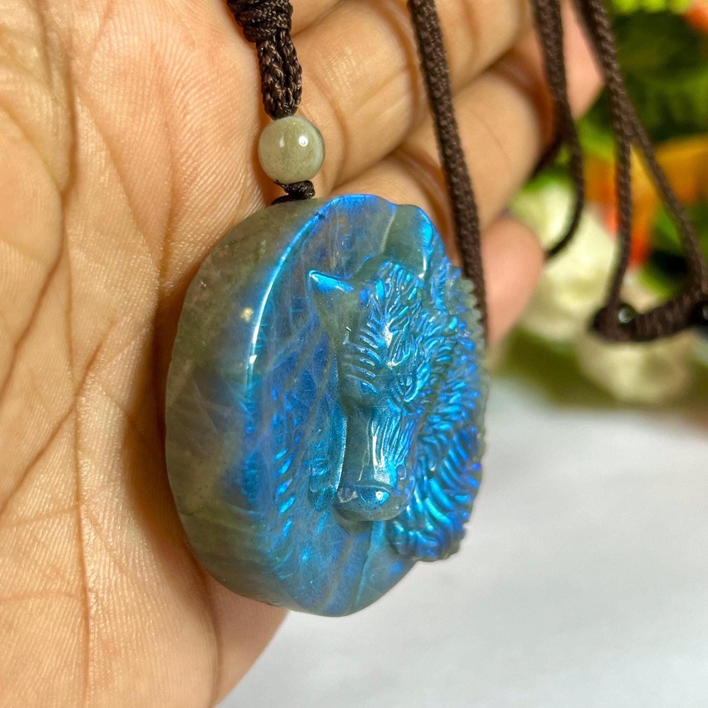 2" Labradorite Stone Wolf Face Carving Pendant Necklace – Mystical Glow for Balance & Protection