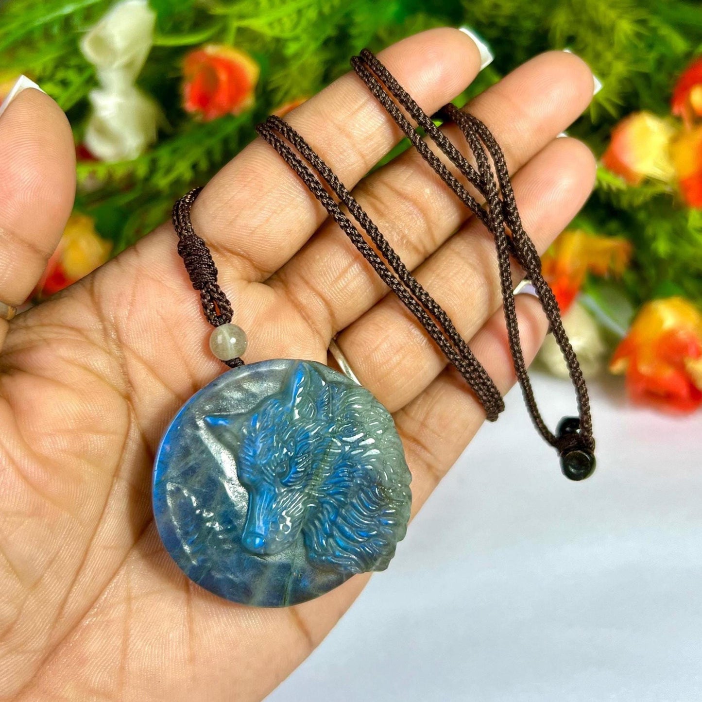 2" Labradorite Stone Wolf Face Carving Pendant Necklace – Mystical Glow for Balance & Protection