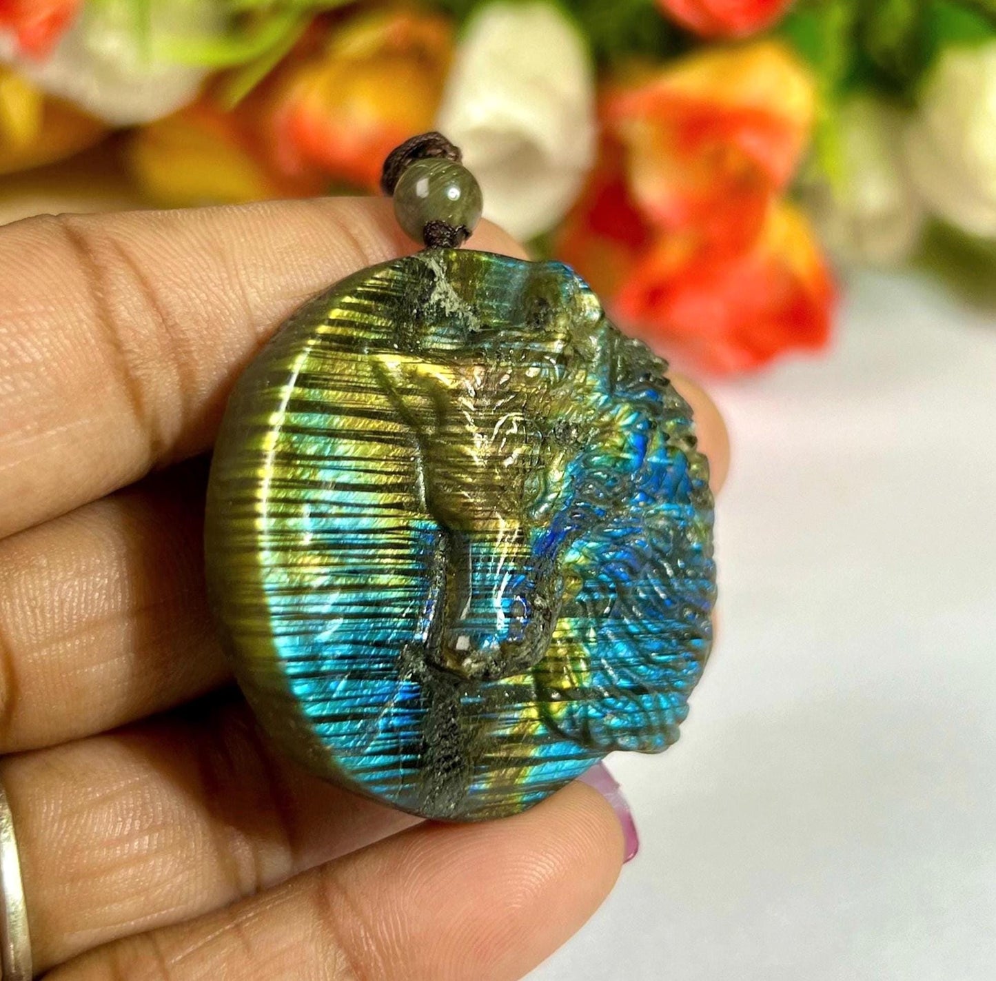 2" Labradorite Stone Wolf Face Carving Pendant Necklace – Mystical Glow for Balance & Protection