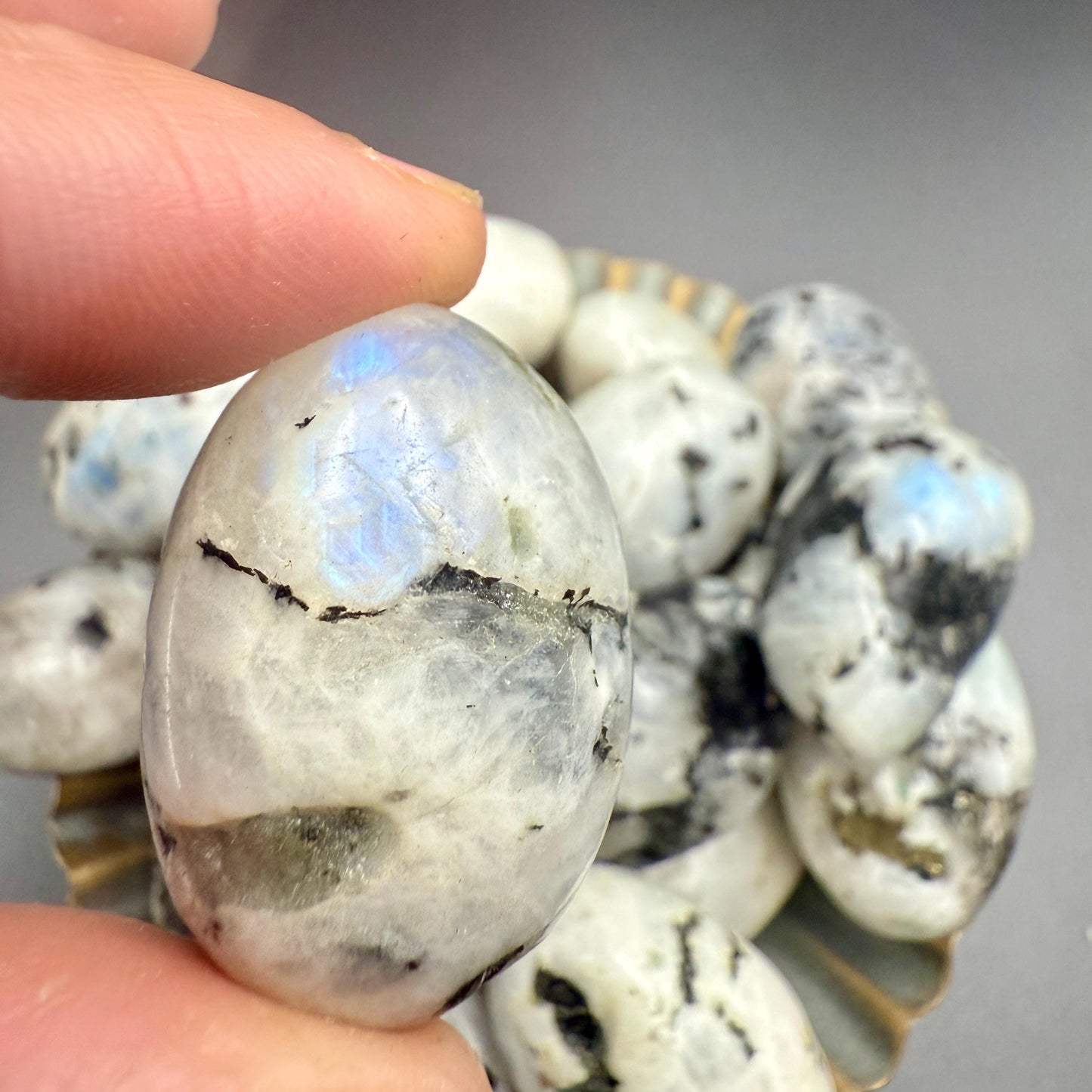 Rainbow Moonstone Tumbled Stone – Natural Crystal for Intuition, Feminine Energy, New Beginnings & Emotional Balance