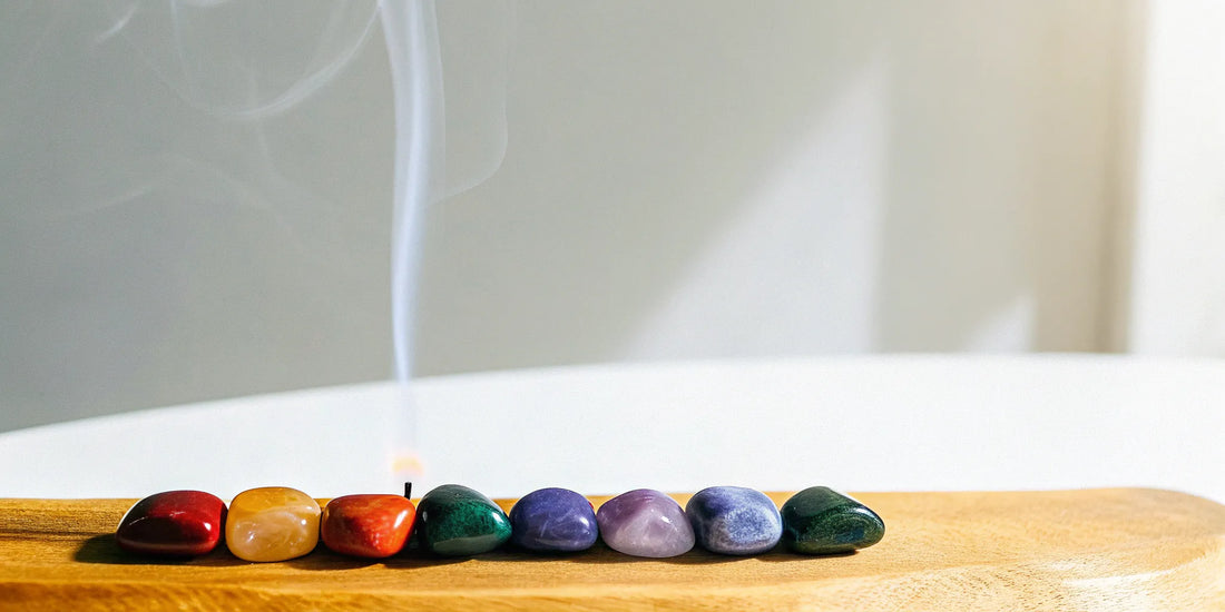 7 chakra stones arranged in order.