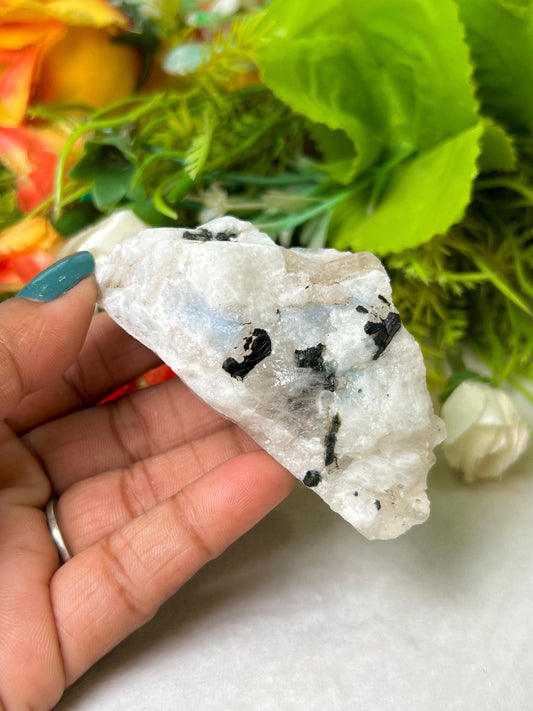 Premium White Rainbow Moonstone Crystal Natural Rough Stone with Beautiful Rainbow 92 Gram