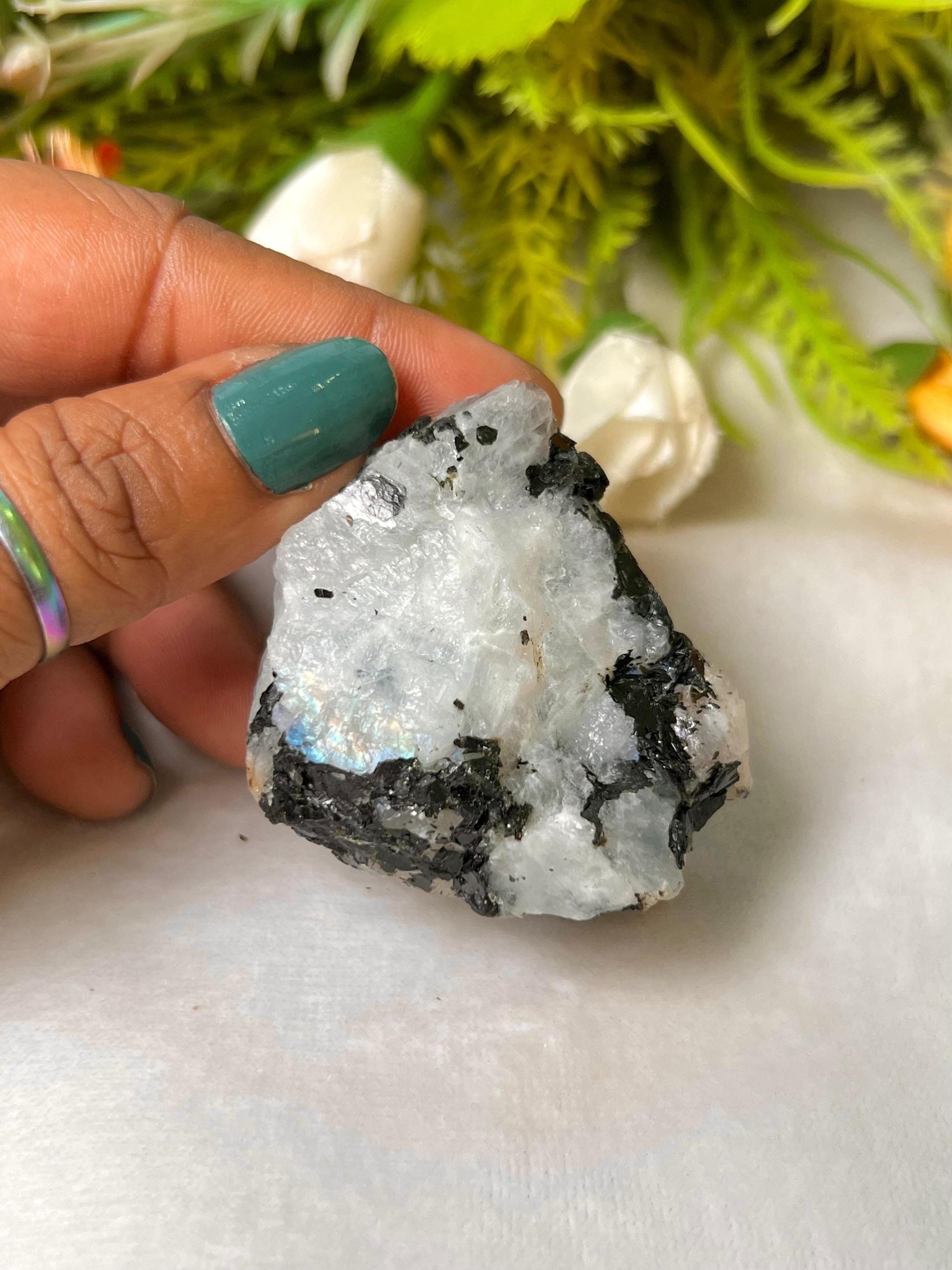 Premium White Rainbow Moonstone Crystal Natural Rough Stone with Beautiful Rainbow 84 Gram