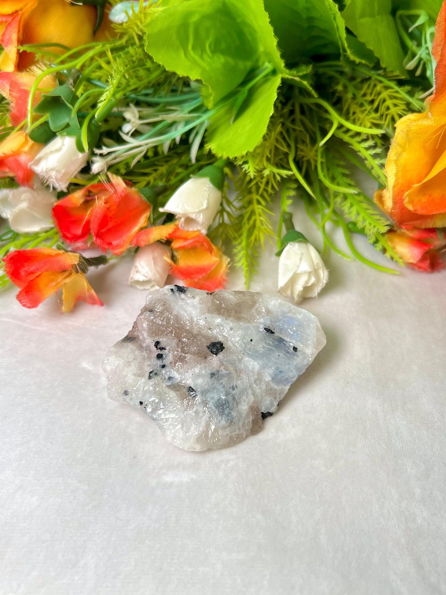 Premium White Rainbow Moonstone Crystal Natural Rough Stone with Beautiful Rainbow 100 Gram