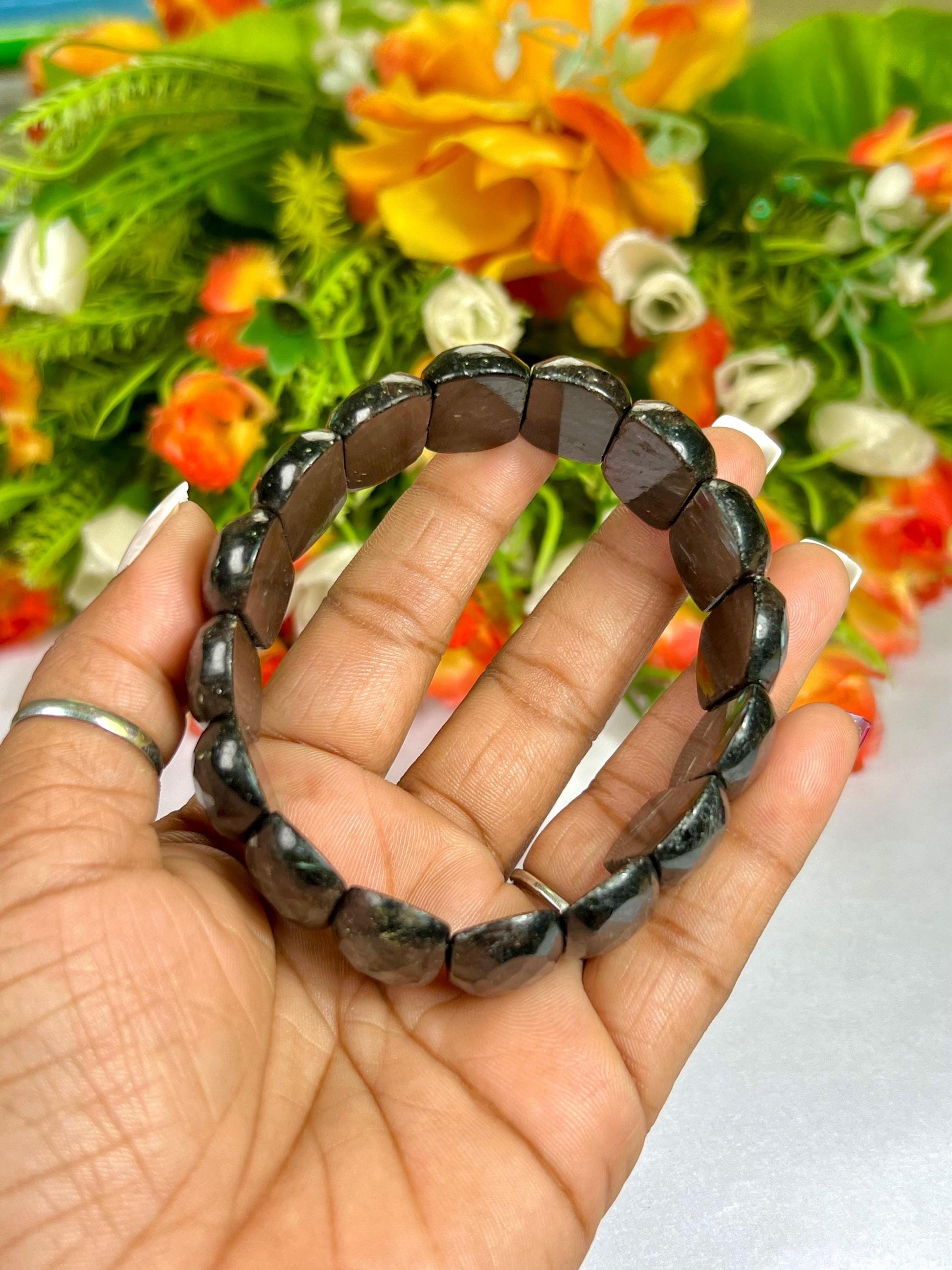 25 MM Greenland Nuummite Stone Bracelet l Stretchable Bracelet