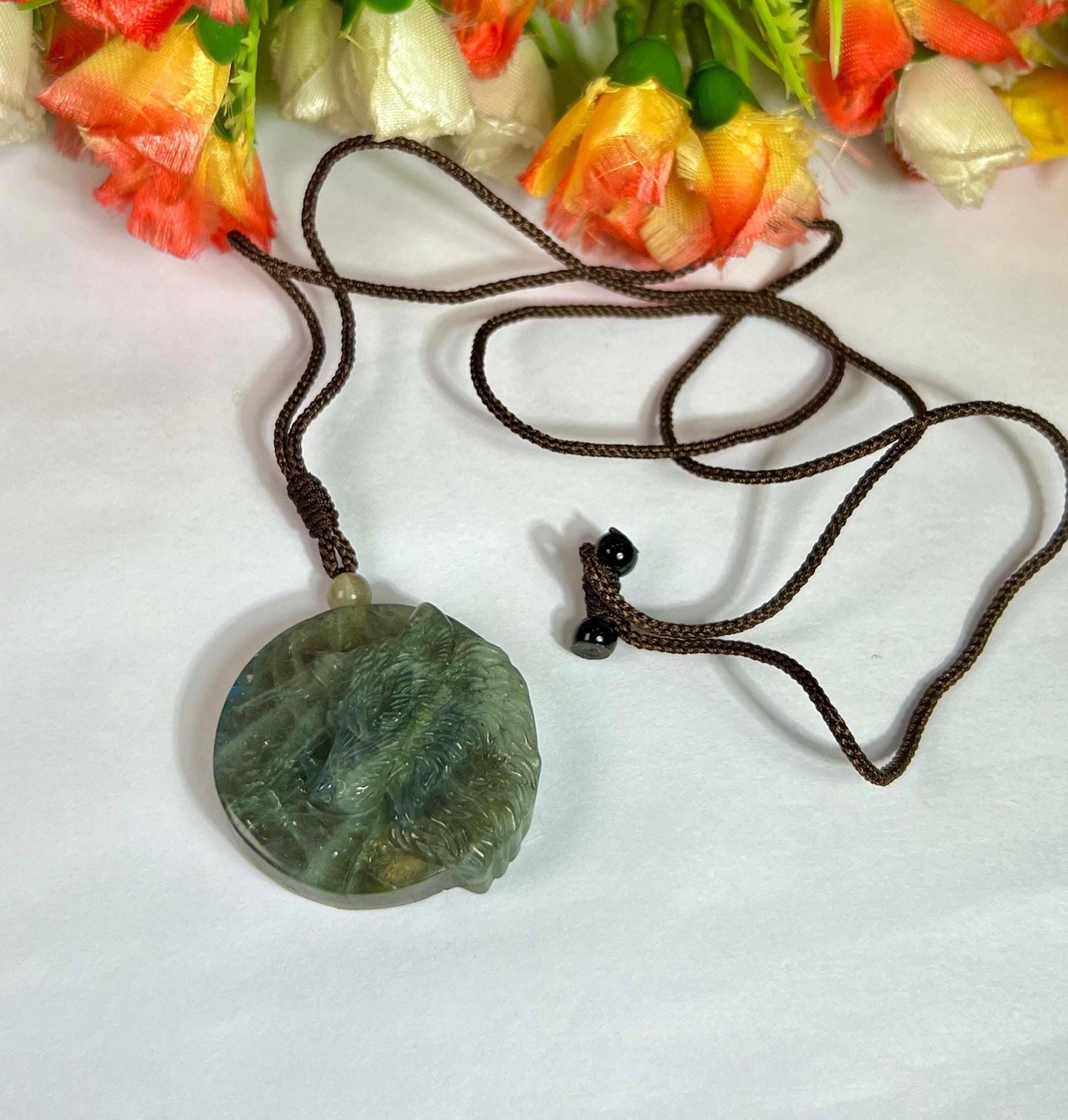 2" Labradorite Stone Wolf Face Carving Pendant Necklace – Mystical Glow for Balance & Protection