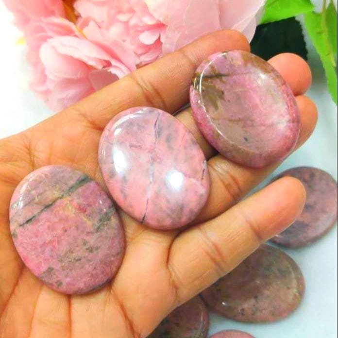 Rhodonite Worry Stone – Crystal Worry Stone – Pocket Stone – Healing Crystal - 4.5x3.5cm