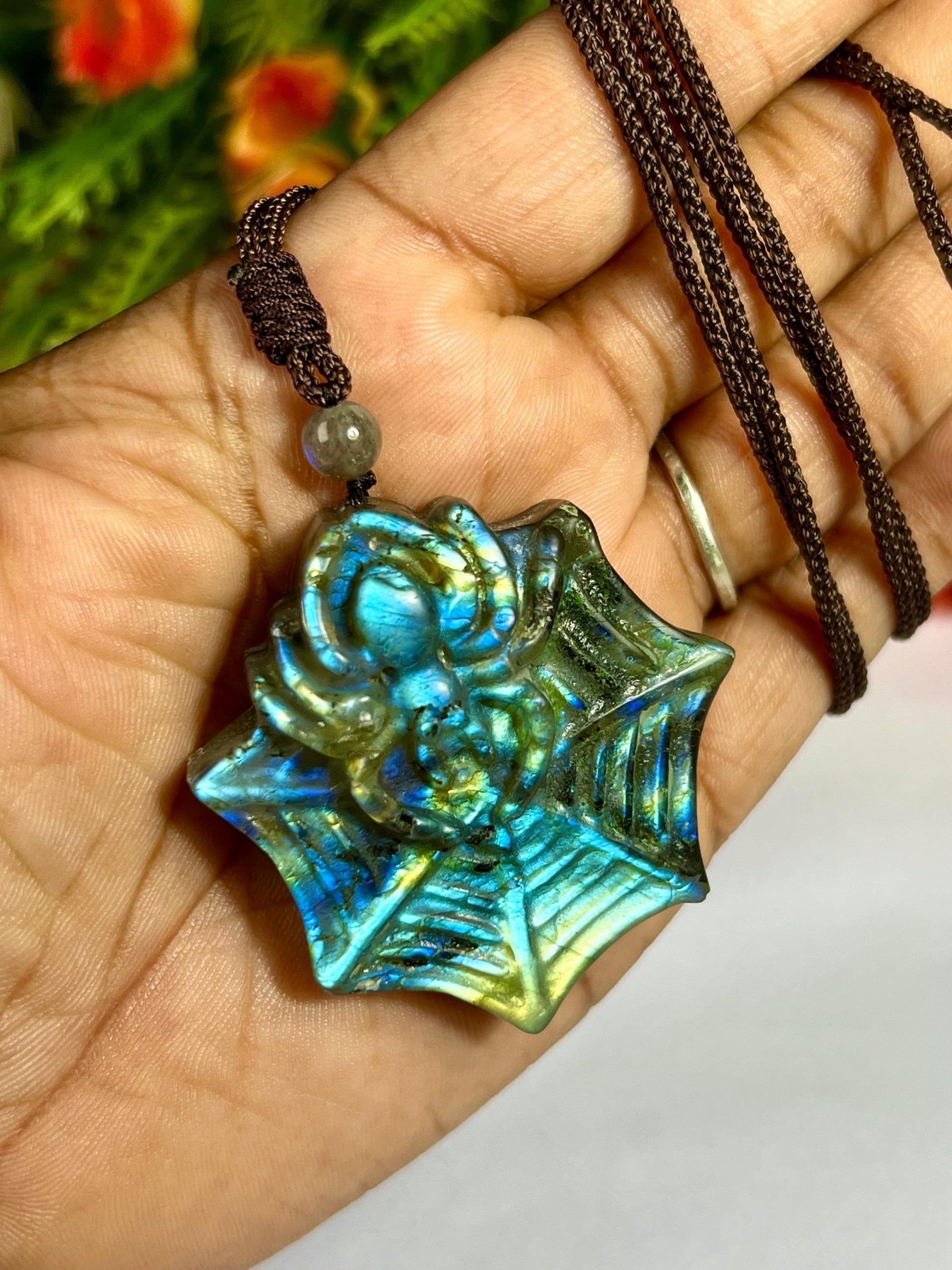 2" Labradorite Stone Spider Carving Pendant Necklace – Mystical Glow for Balance & Protection