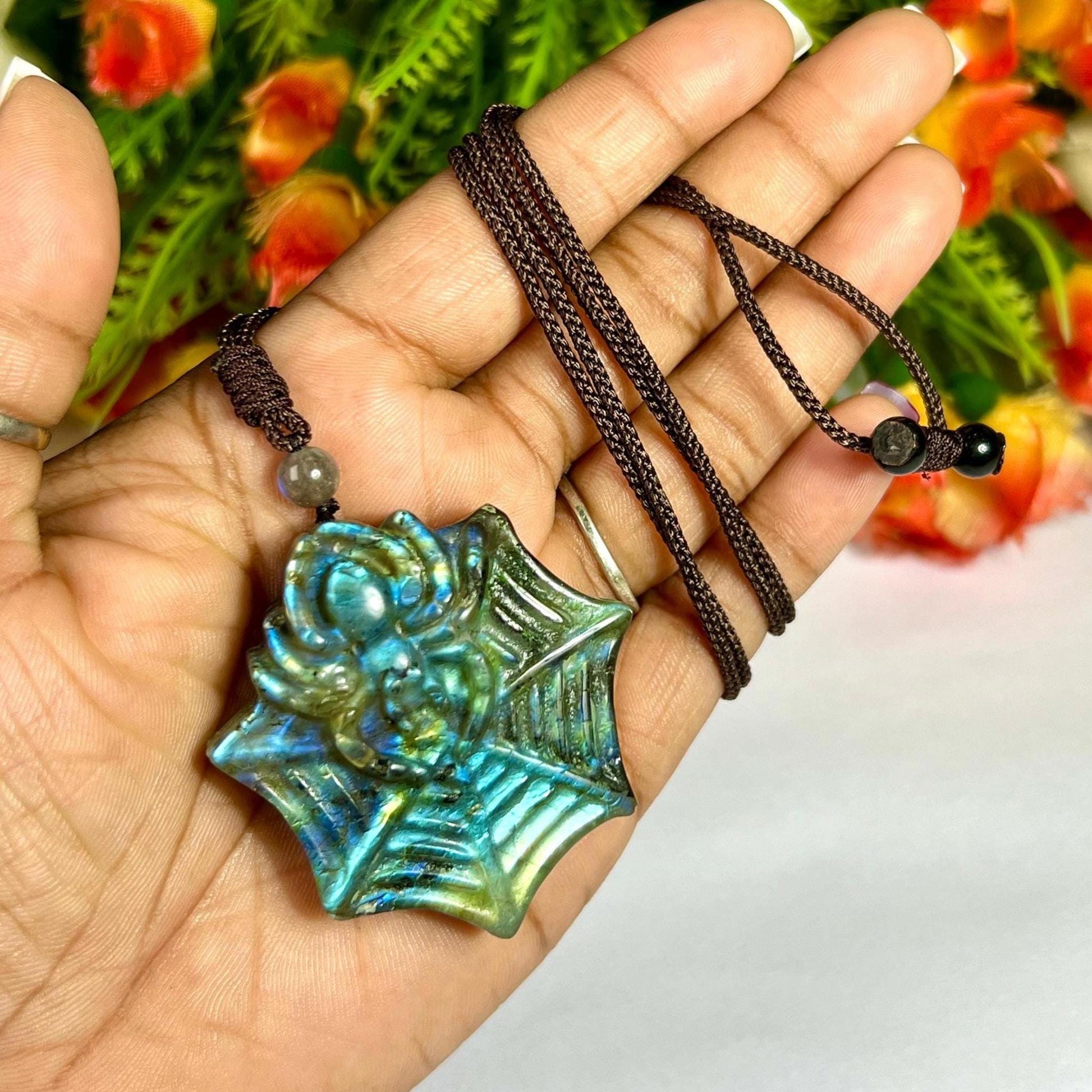 2" Labradorite Stone Spider Carving Pendant Necklace – Mystical Glow for Balance & Protection