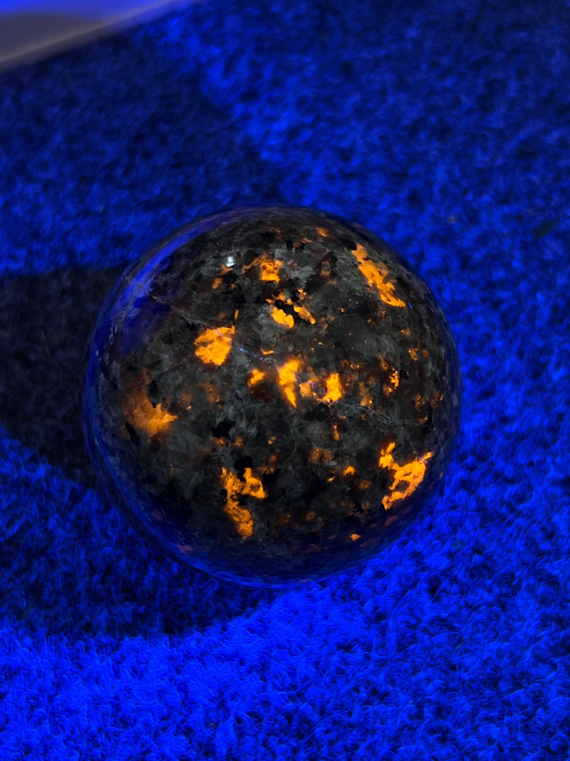 Yooperlite Stone Sphere 45 MM Crystal Ball Orb Pocket Stone Meditation Space Crystal Grid With wooden Stand
