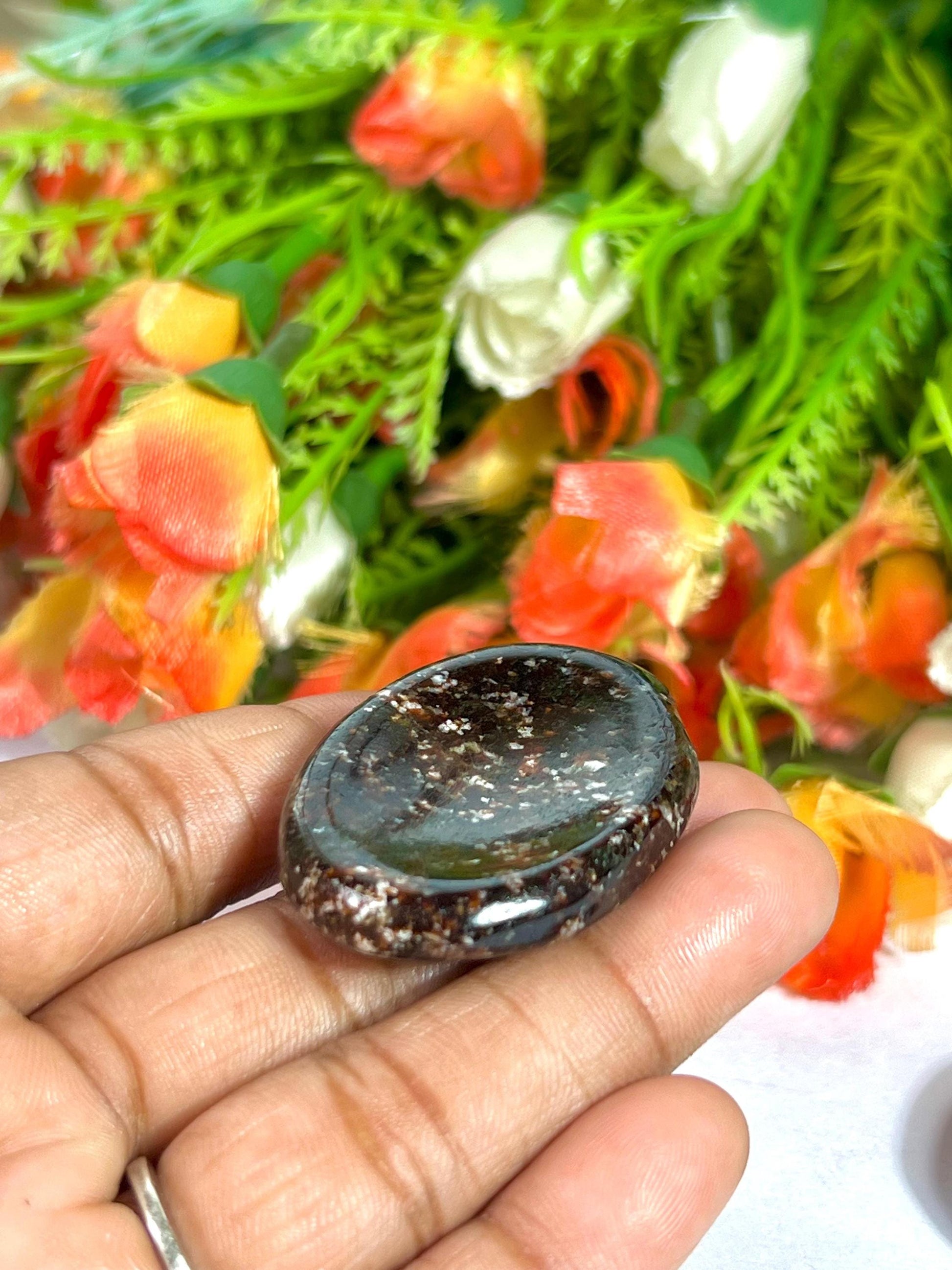 Garnet Stone Worry Stone – Crystal Worry Stone – Pocket Stone – Healing Crystal - 4cmx3cm Thumb Stone One (1) Piece