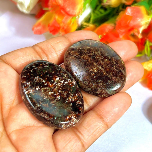 Garnet Stone Worry Stone – Crystal Worry Stone – Pocket Stone – Healing Crystal - 4cmx3cm Thumb Stone One (1) Piece