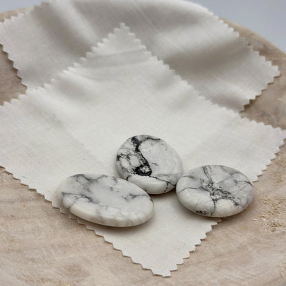 Howlite Worry Stone – Palm Crystal for Calm, Patience & Balance