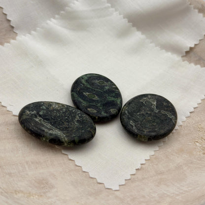 Kambaba Jasper Worry Stone – Oval Palm Crystal, Grounding Energy