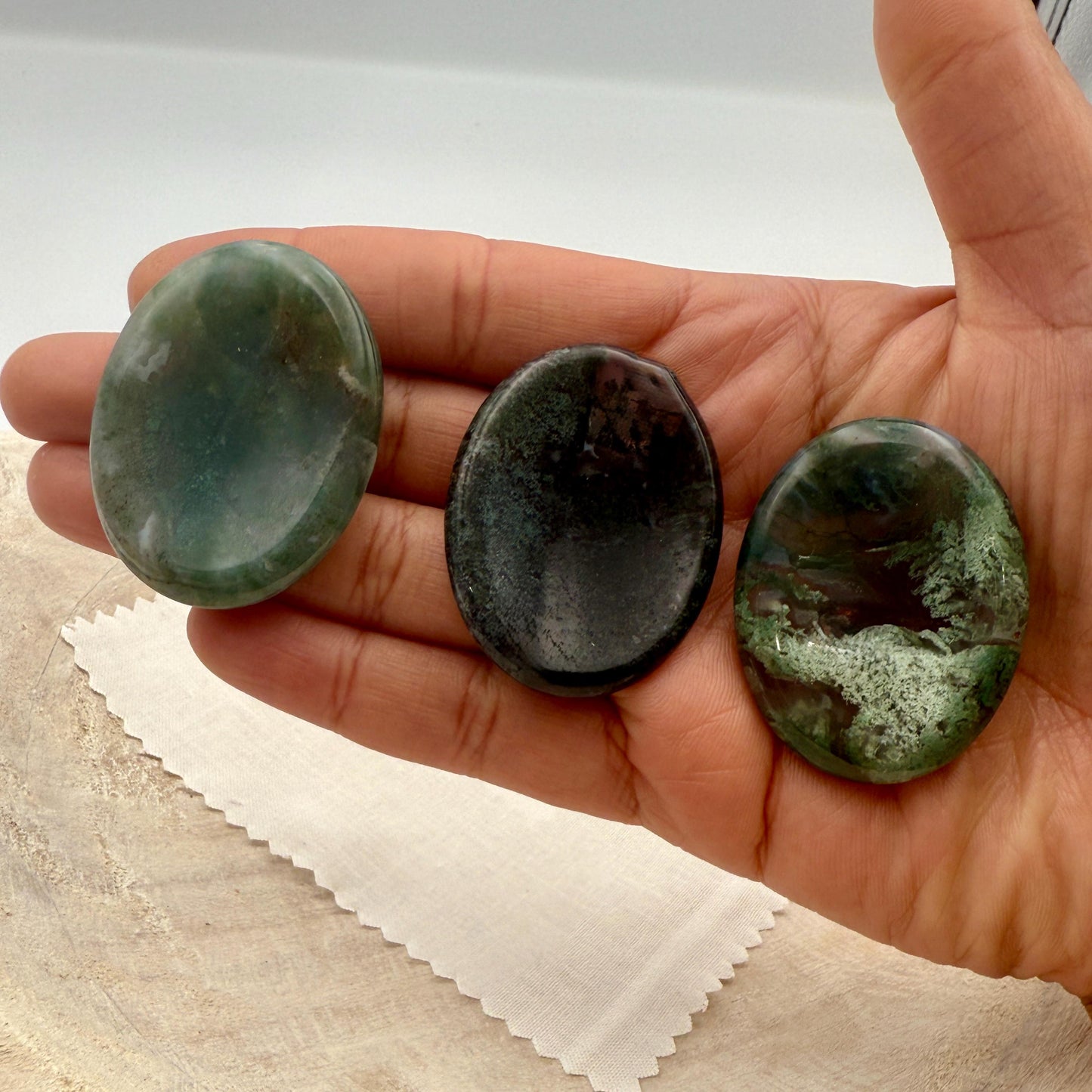 Moss Agate Worry Stone – Oval Palm Crystal, Emotional Balance