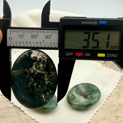 Moss Agate Worry Stone – Oval Palm Crystal, Emotional Balance