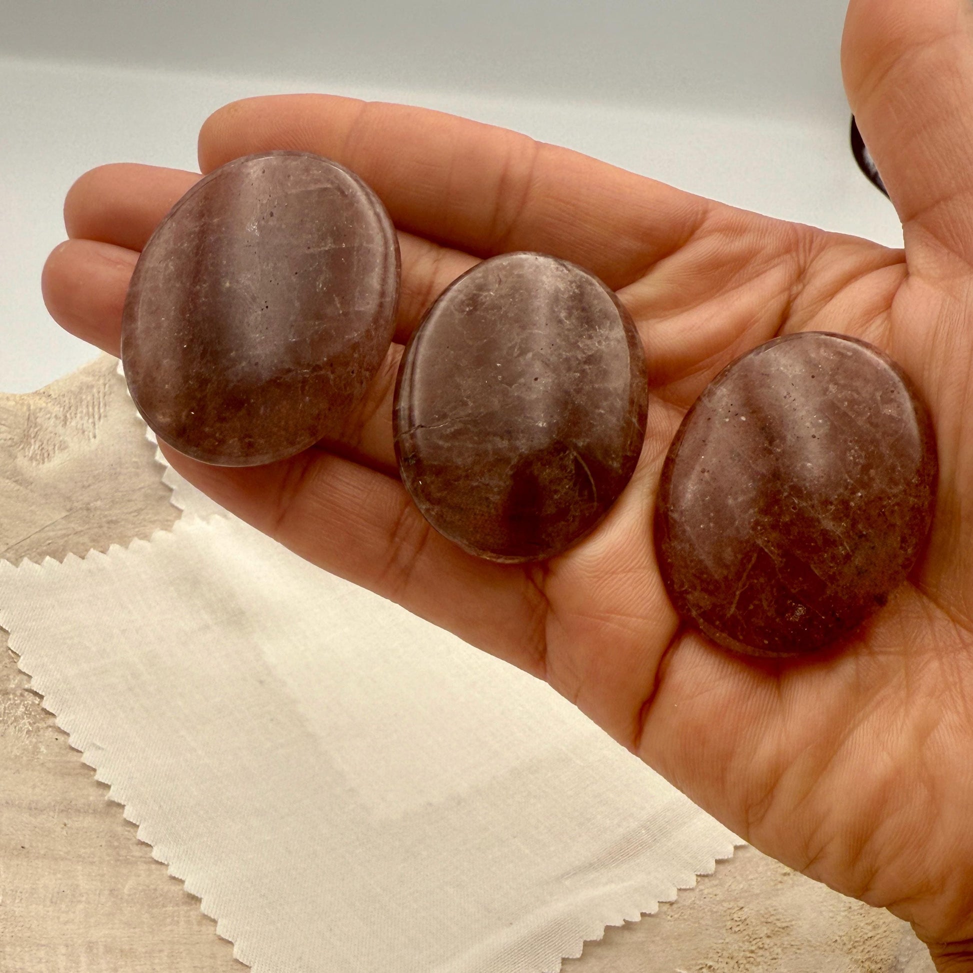 Strawberry Quartz Worry Stone – Oval Palm Crystal, Emotional Healing