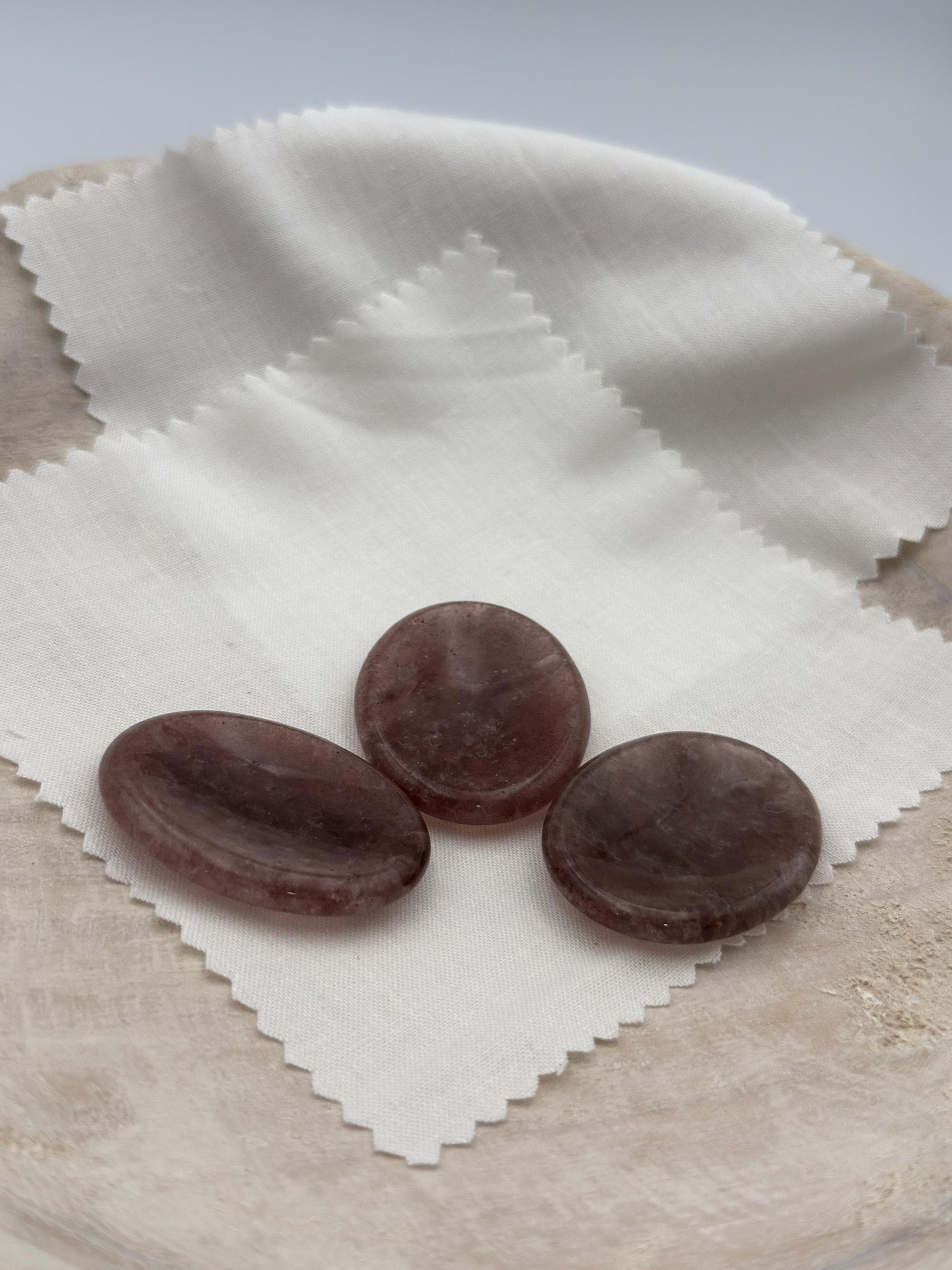 Strawberry Quartz Worry Stone – Oval Palm Crystal, Emotional Healing