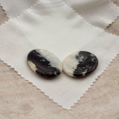 Black Zebra Jasper Worry Stone – Oval Palm Crystal, Grounding