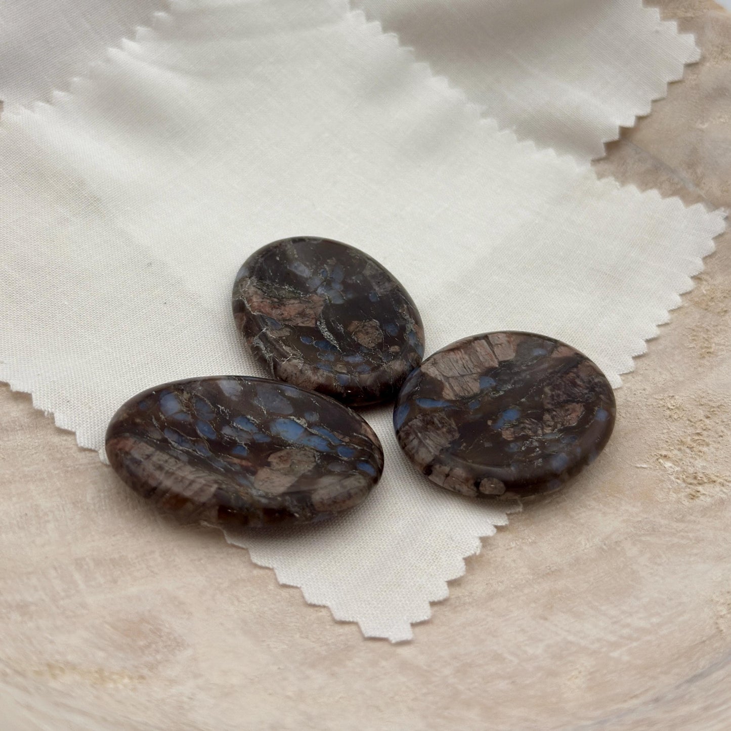 Que Sera Worry Stone - Metaphysical Palm Crystal, Brazil