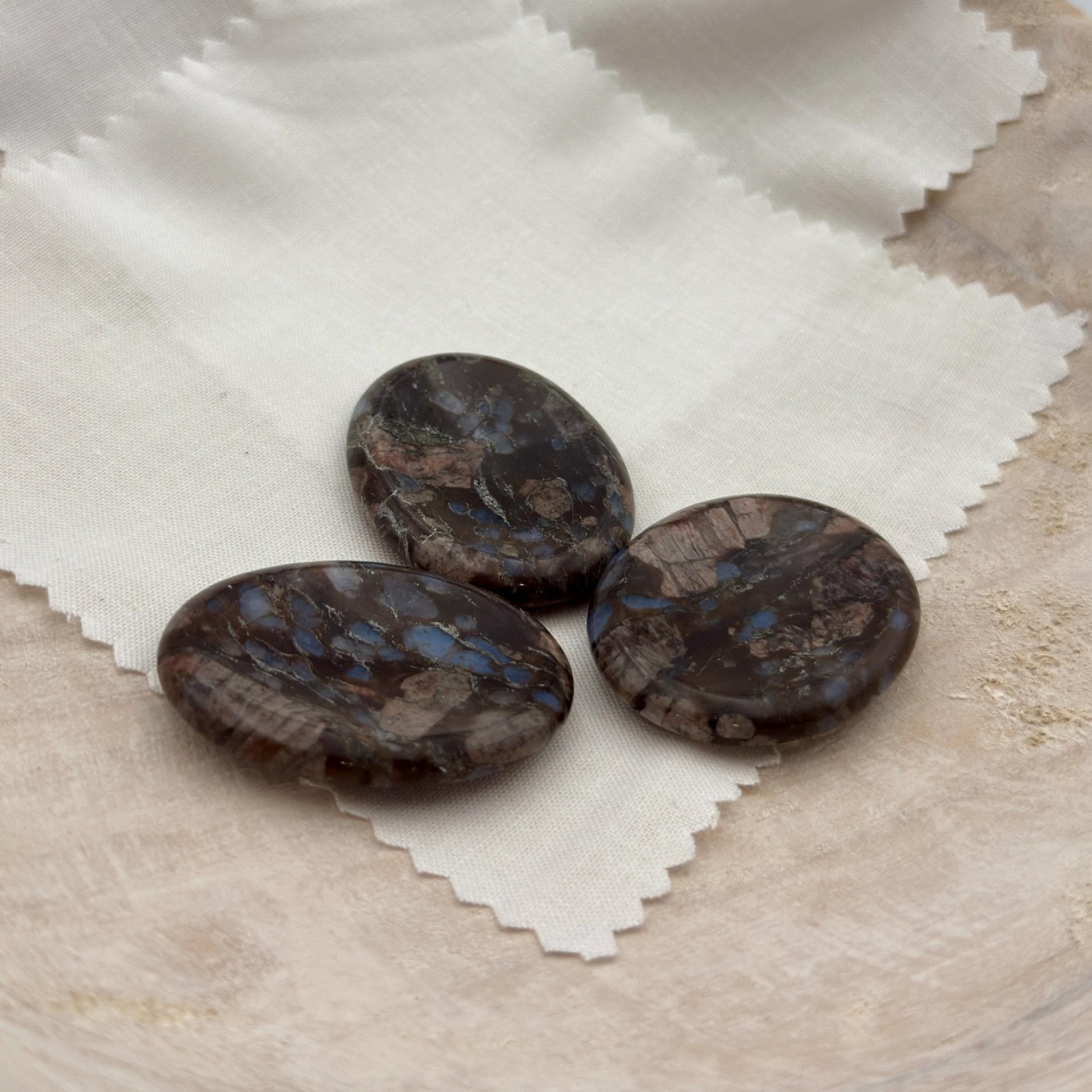 Que Sera Worry Stone - Metaphysical Palm Crystal, Brazil