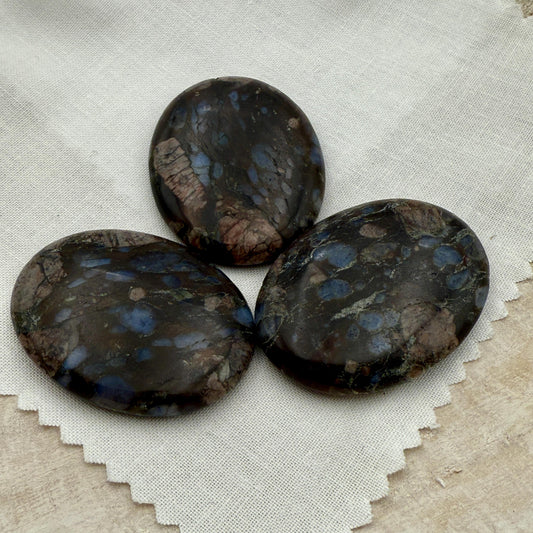 Que Sera Worry Stone - Metaphysical Palm Crystal, Brazil