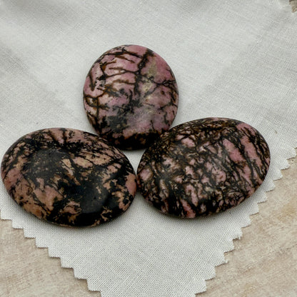 Rhodonite Worry Stone – Oval Palm Crystal for Love & Healing