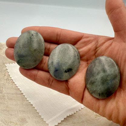 Grey Labradorite Worry Stone – Oval Palm Crystal, Metaphysical Protection