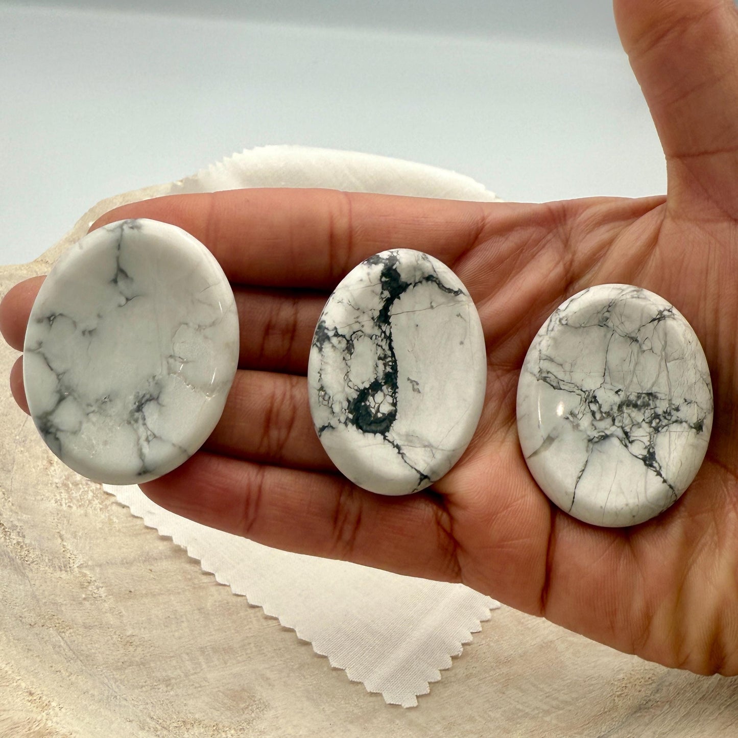 Howlite Worry Stone – Palm Crystal for Calm, Patience & Balance