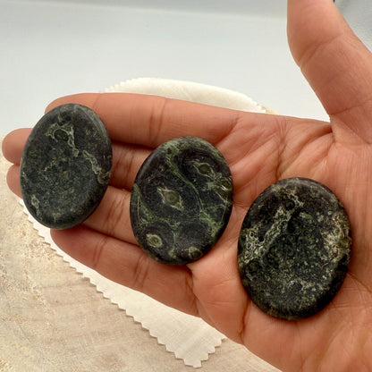 Kambaba Jasper Worry Stone – Oval Palm Crystal, Grounding Energy