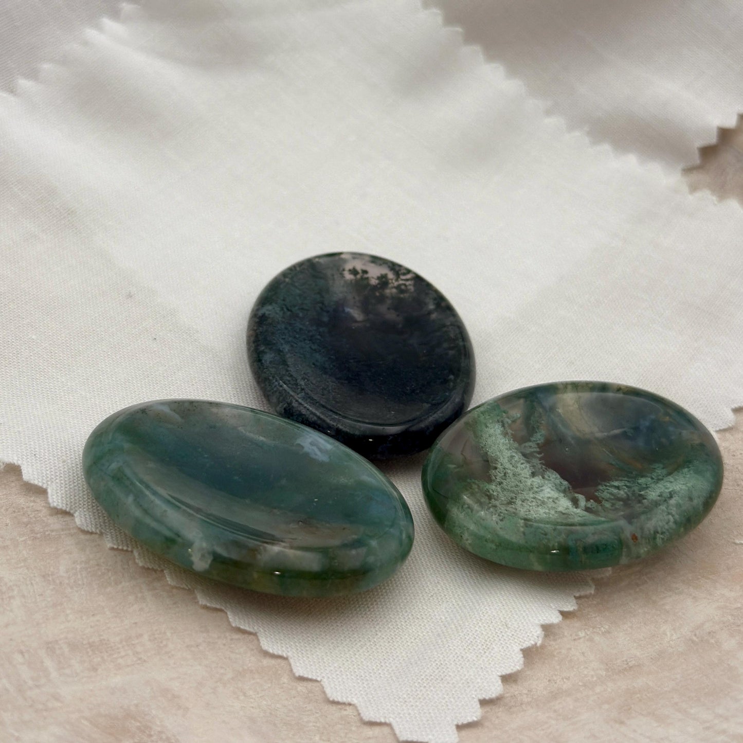 Moss Agate Worry Stone – Oval Palm Crystal, Emotional Balance