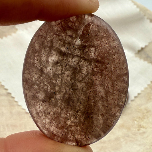 Strawberry Quartz Worry Stone – Oval Palm Crystal, Emotional Healing