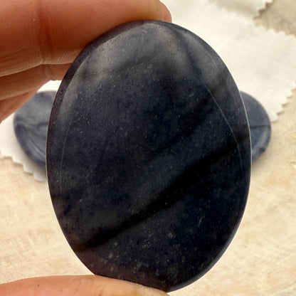 Blue Aventurine Worry Stone – Oval Palm Crystal for Calm & Confidence