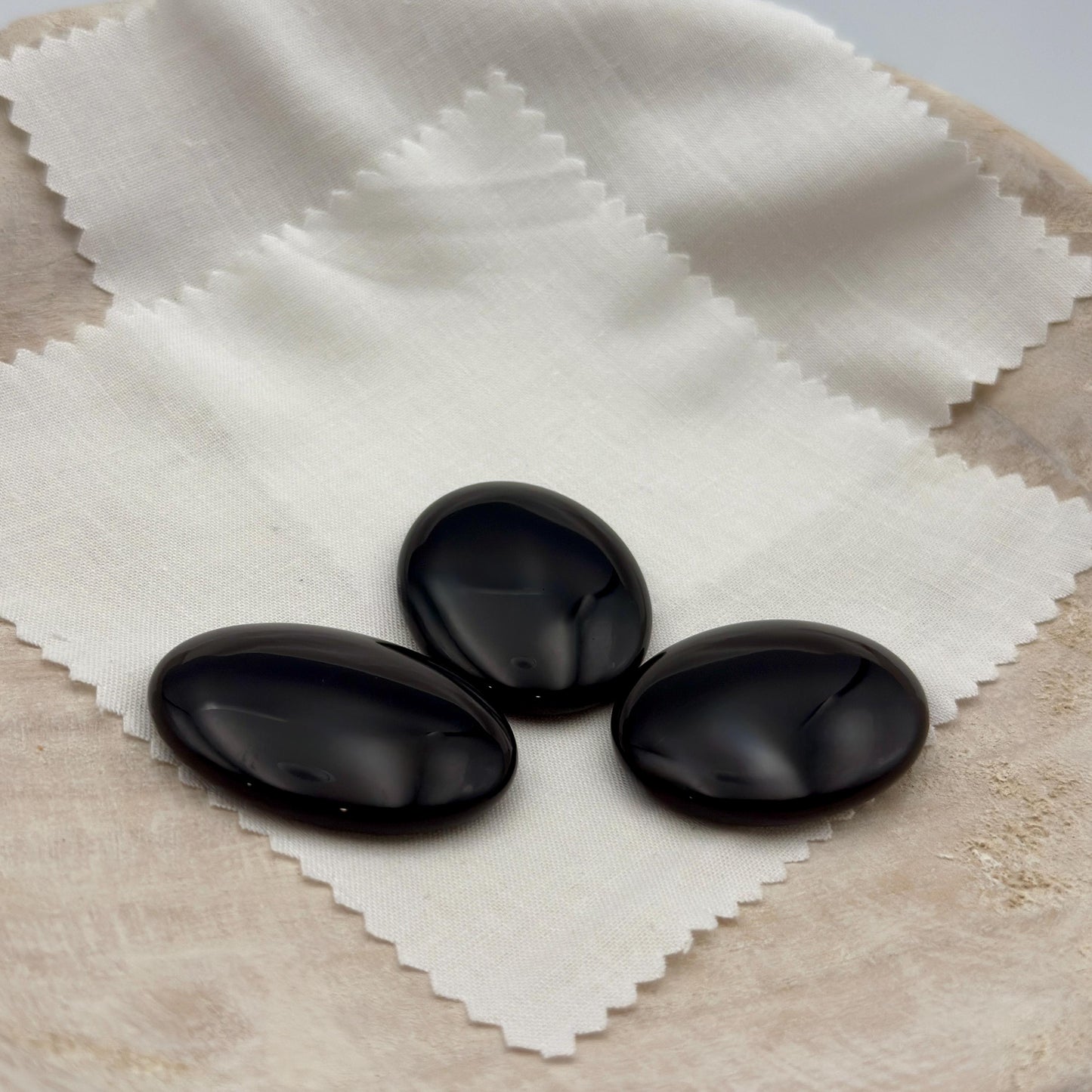 Black Obsidian Worry Stone – Oval Palm Crystal, Grounding