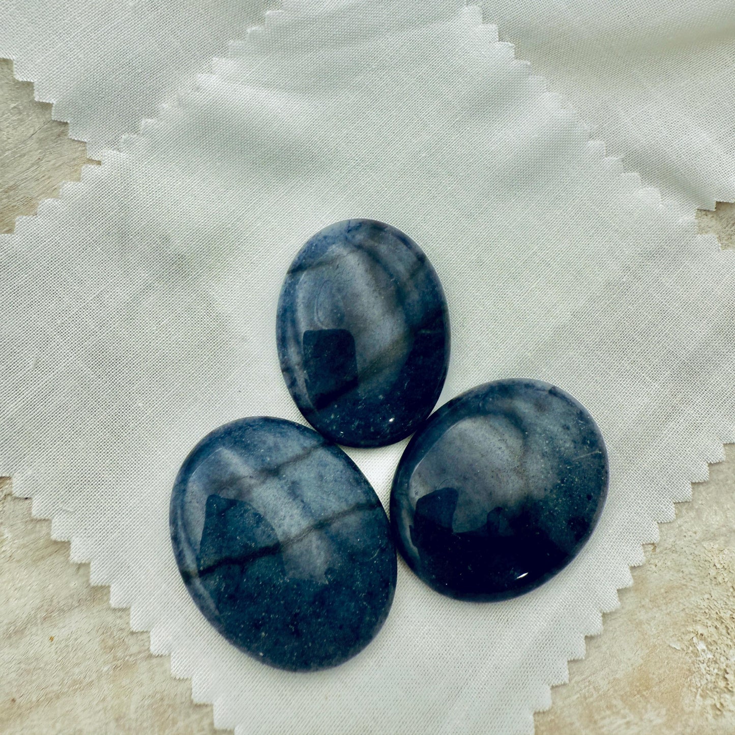 Blue Aventurine Worry Stone – Oval Palm Crystal for Calm & Confidence