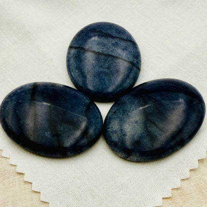 Blue Aventurine Worry Stone – Oval Palm Crystal for Calm & Confidence