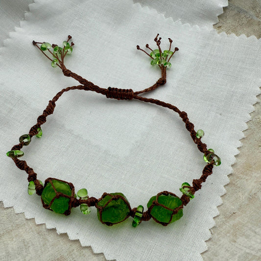 Green Aventurine Bracelet – Adjustable Crystal Thread Jewelry with Tassels