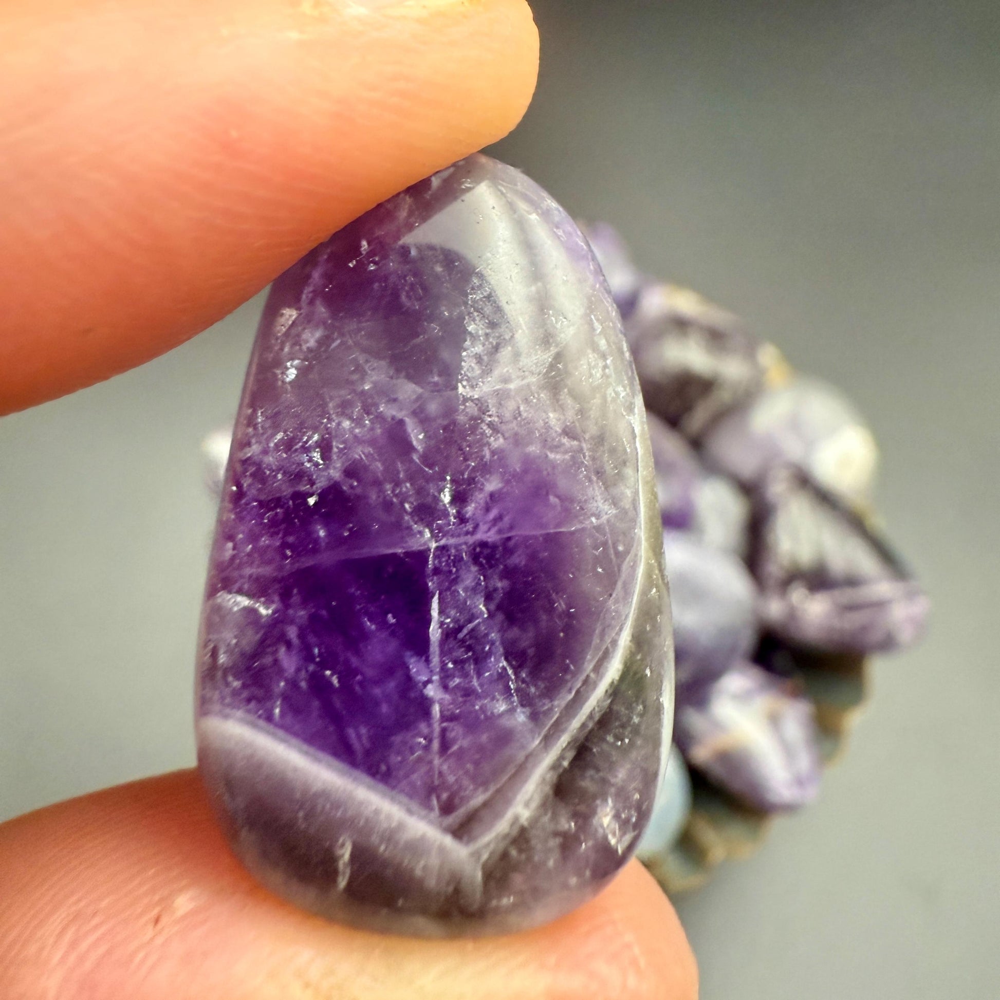 Amethyst Tumbled Stone – Natural Amethyst Crystal for Healing, Stress Relief, Sleep, Meditation & Chakra Balance
