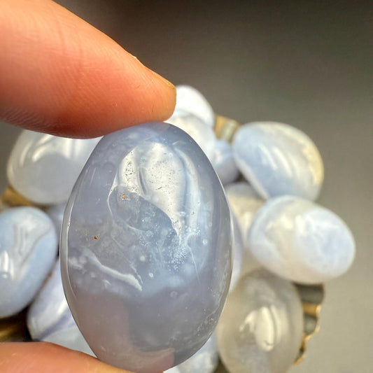 Chalcedony Tumbled Stone – Natural Crystal for Calm, Communication, Emotional Healing & Inner Peace