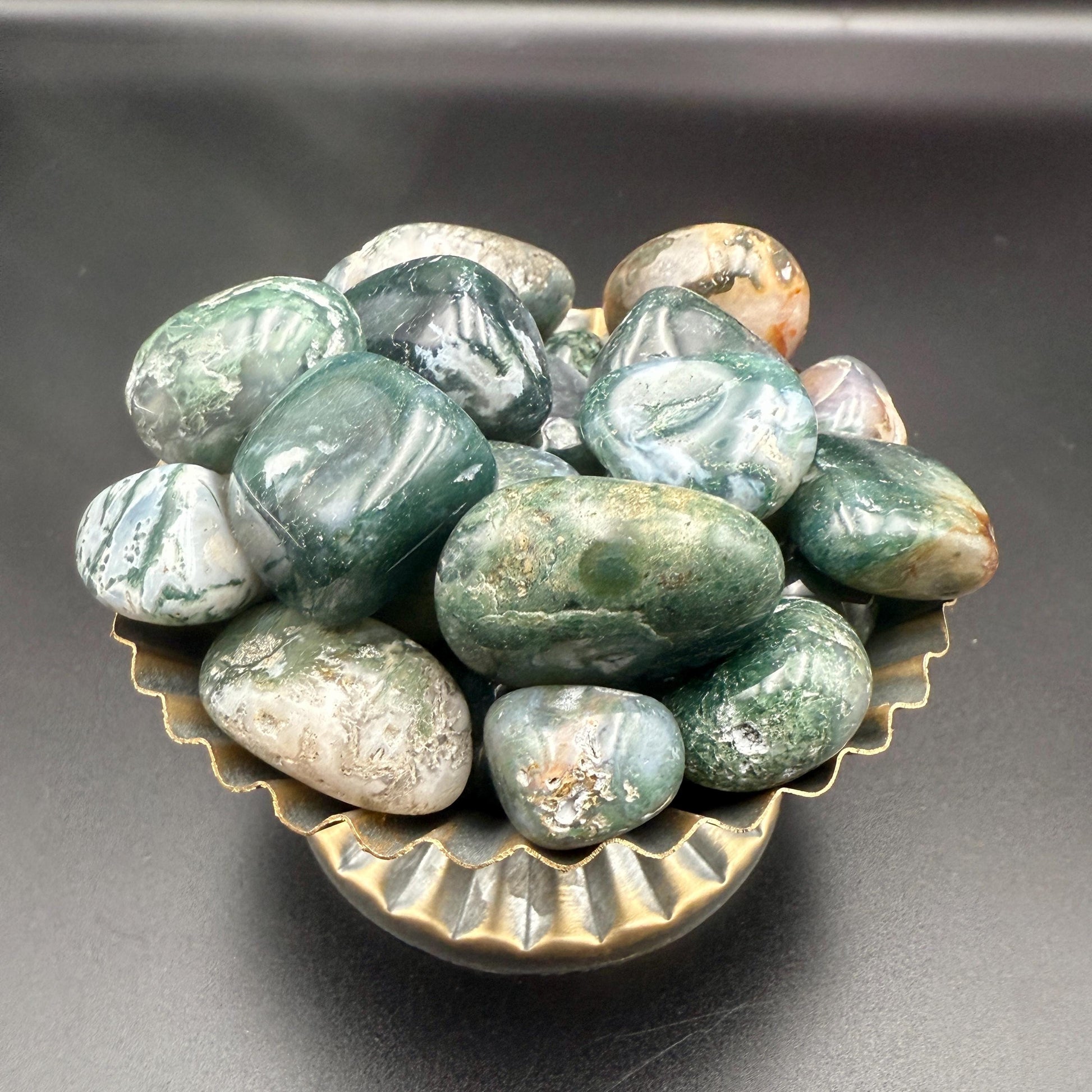 Moss Agate Tumbled Stone – Natural Crystal for Growth, Healing, Abundance & Emotional Balance