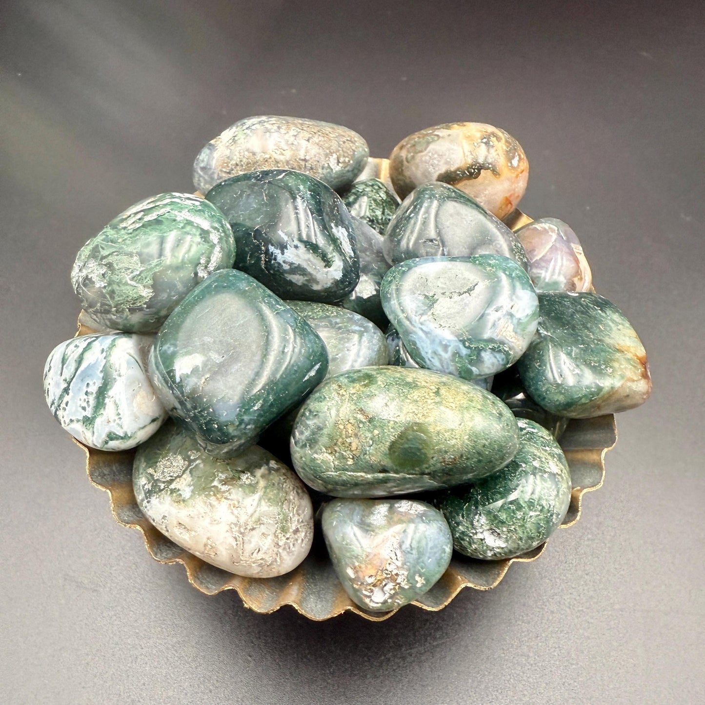 Moss Agate Tumbled Stone – Natural Crystal for Growth, Healing, Abundance & Emotional Balance
