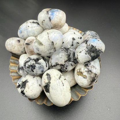 Rainbow Moonstone Tumbled Stone – Natural Crystal for Intuition, Feminine Energy, New Beginnings & Emotional Balance