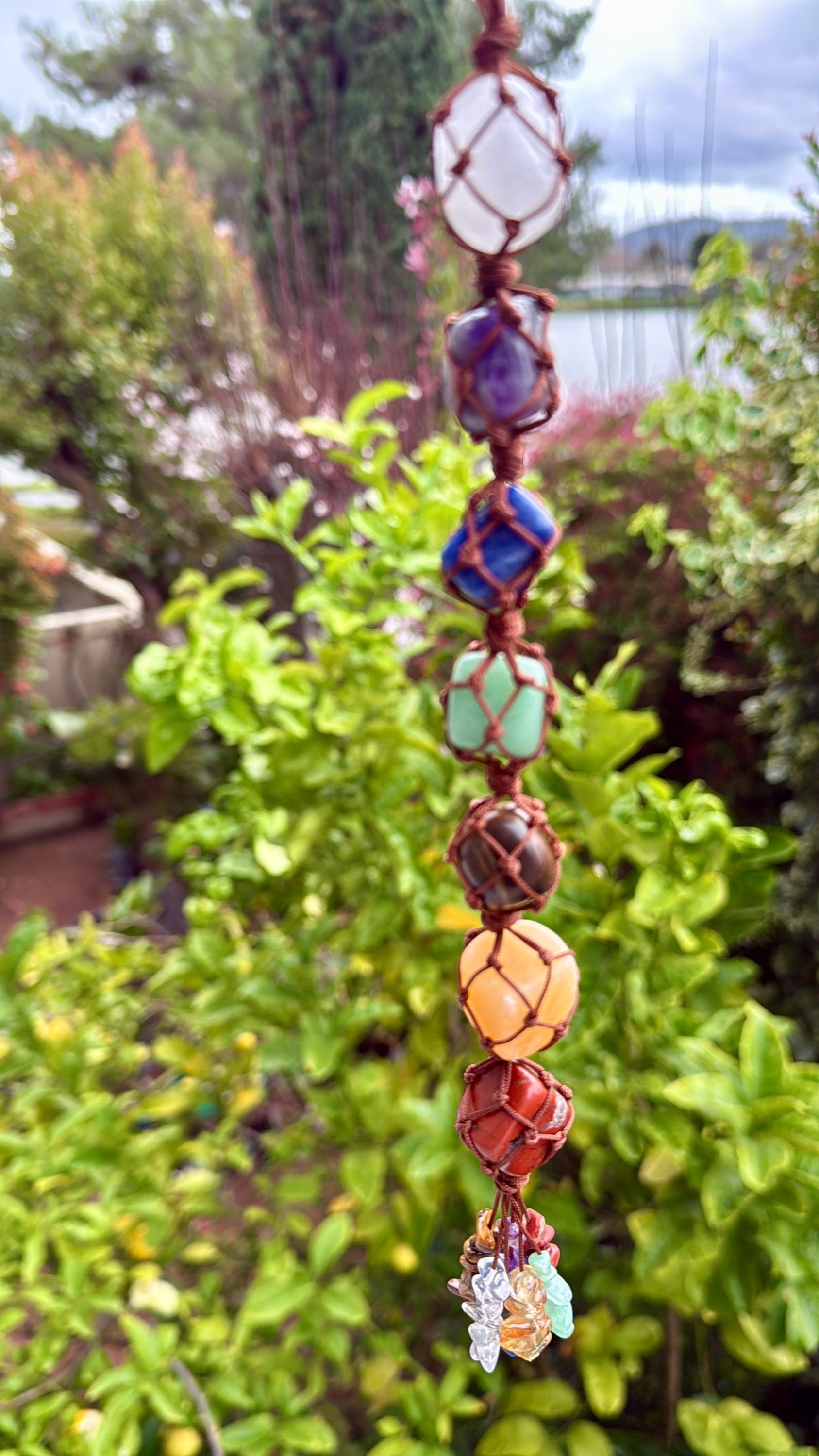 7 Chakra Tree of Life Hanging Decor – Macrame Gemstone Ornament for Meditation Room