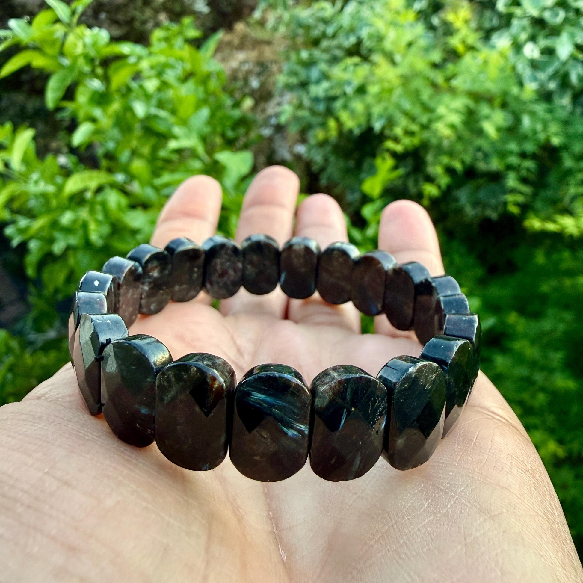 Greenland Nuummite Bracelet 14x9mm Rare Stone, Protection Grounding Crystal, Sorcerer’s Stone