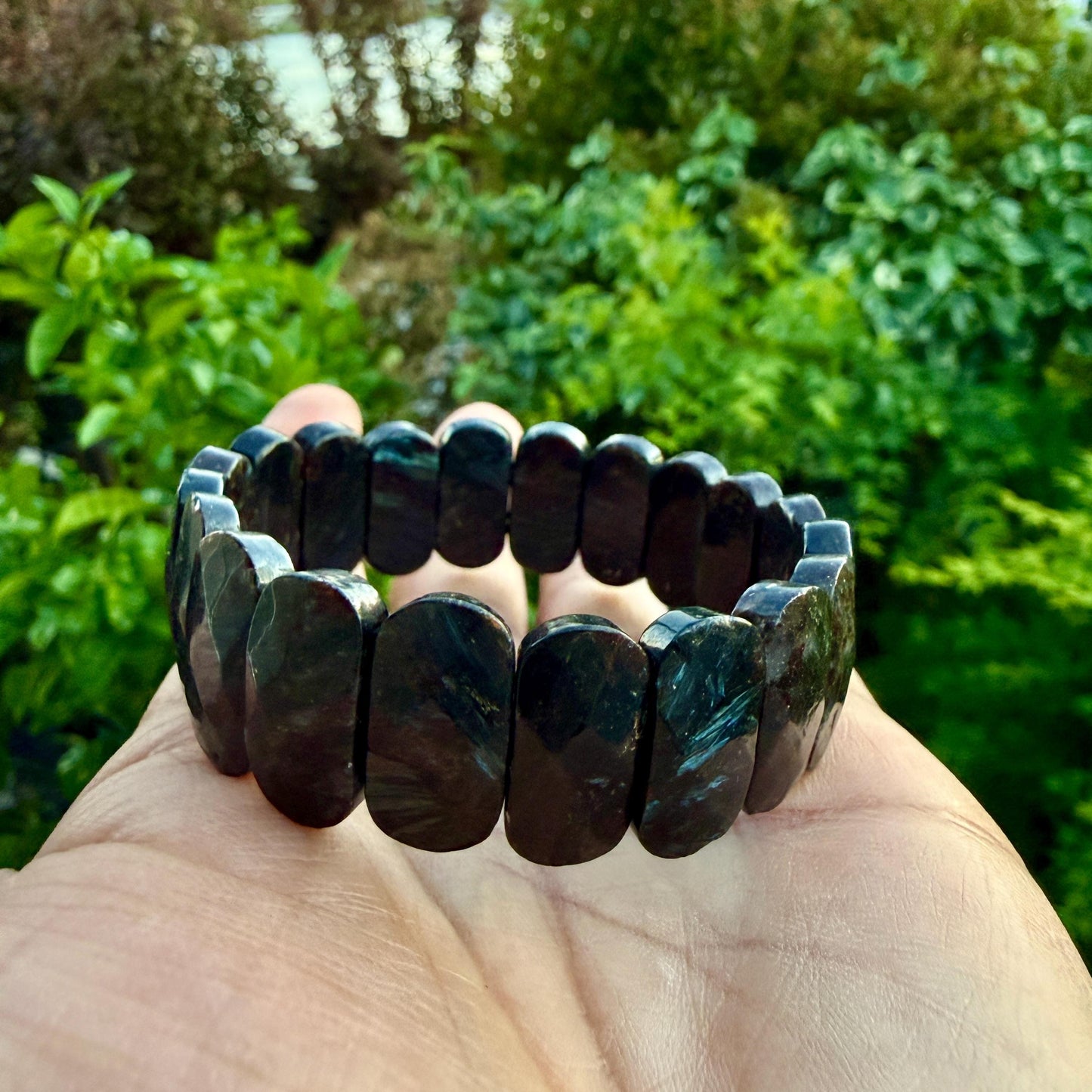 Greenland Nuummite Bracelet 20x10mm Rare Stone, Protection Grounding Crystal, Sorcerer’s Stone