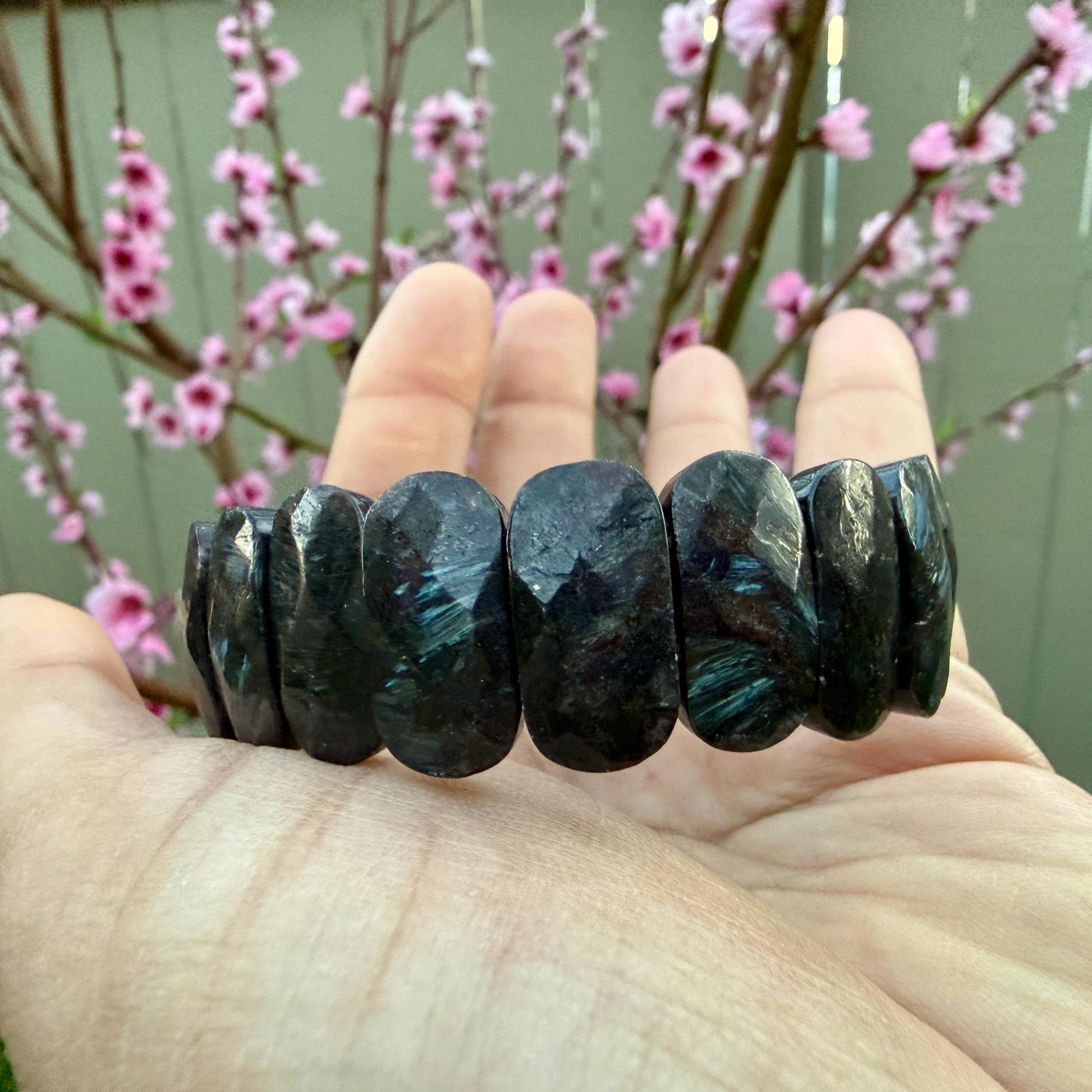 Greenland Nuummite Bracelet 20x10mm Rare Stone, Protection Grounding Crystal, Sorcerer’s Stone
