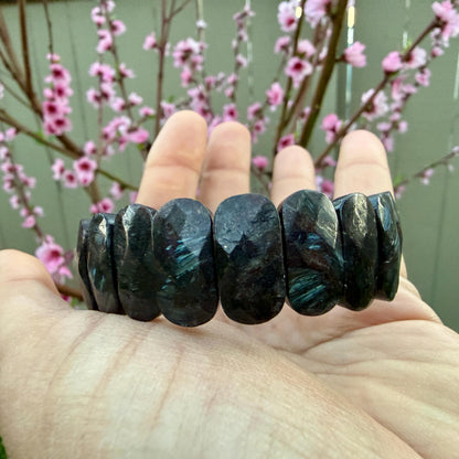 Greenland Nuummite Bracelet 20x10mm Rare Stone, Protection Grounding Crystal, Sorcerer’s Stone